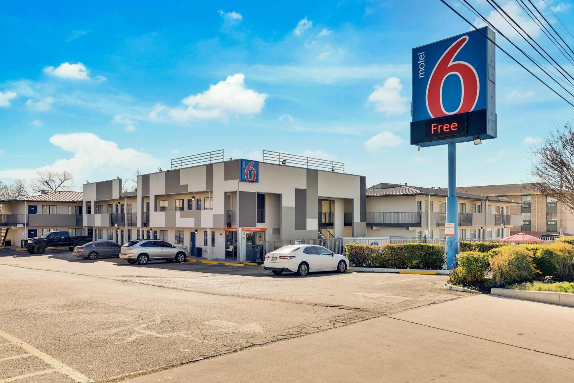 Hotel 6-austin, Tx - Airport - South Austin