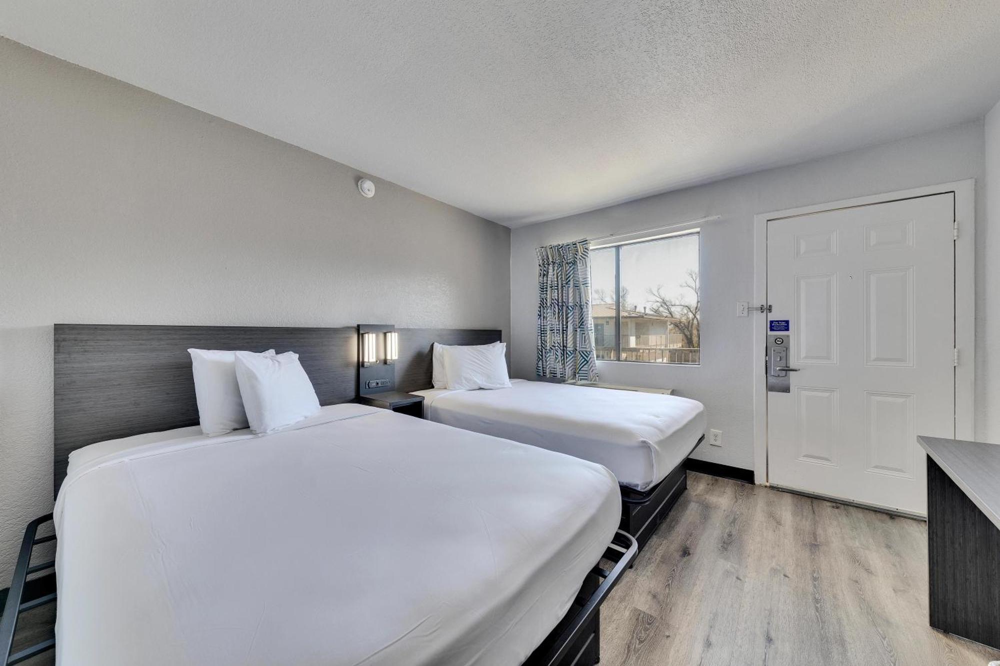 Hotel 6-austin, Tx - Airport - South