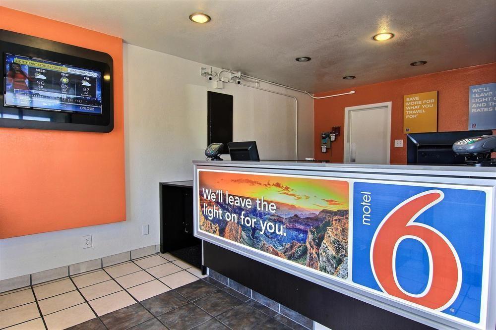 Hotel 6-austin, Tx - Airport - South 2*